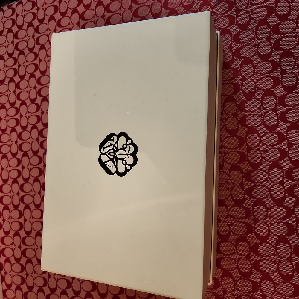 Storage Box - Picture 4 of 7
